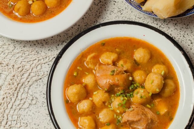 One-Pot Chicken and Dumplings (Cozy Winter Comfort)