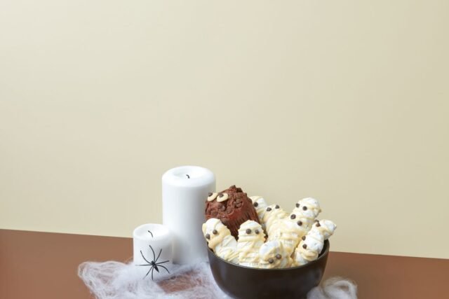 No-Bake Mummy Treats (5-Ingredient Halloween Snack)